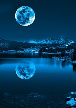 coiour-my-world:Moon shadow