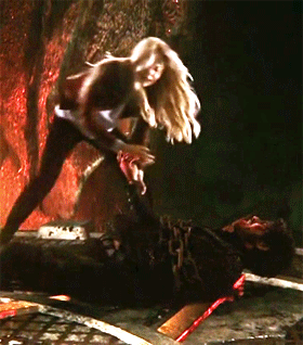 captainssaviors:Can we talk about the fact that Killian’s hand is always trying to reach Emma?