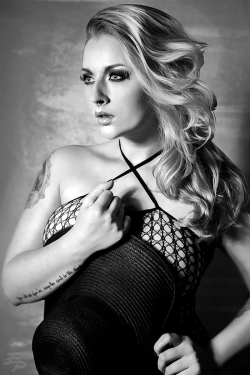 yallamann:  Necia Navine    “Film noir”    Photo: Edelman Photography   Model/retouch: Necia Navine