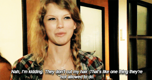 demonsandarling: Taylor on her curly hair. 