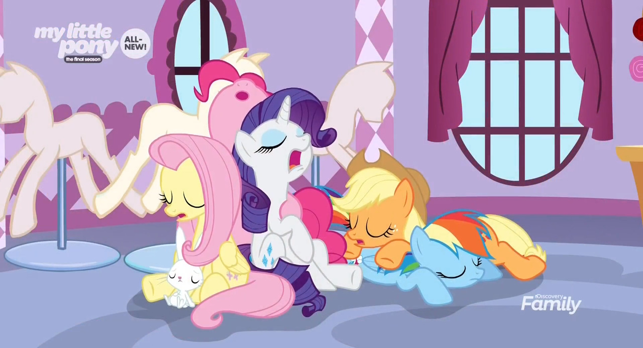 zapple-love:    Omgomgomg AHHHHHHHHHHH, AJ is sleeping on top of Dashie!!!!! This