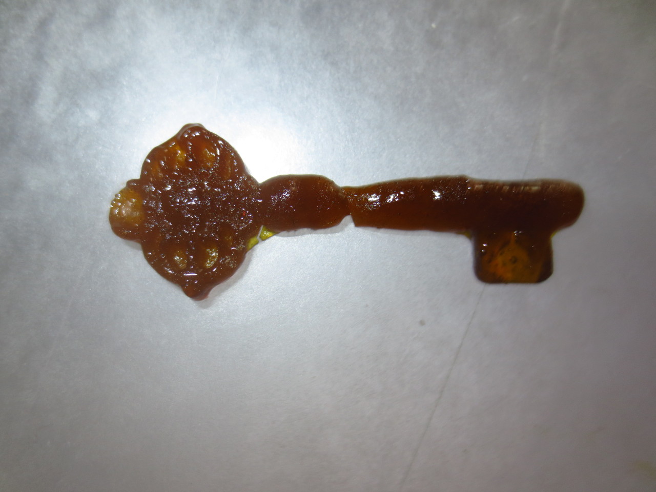 the-stoner-sage:  bongslide:  Concentration is key  key to my heart 