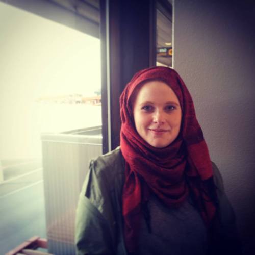 theworldofislam:  As a response to a line of serious attacks on muslim women lately, thousands of Swedish men and women wore a hijab to work today. The purpose of this was to support everyone’s right to dress however they want and practice whatever