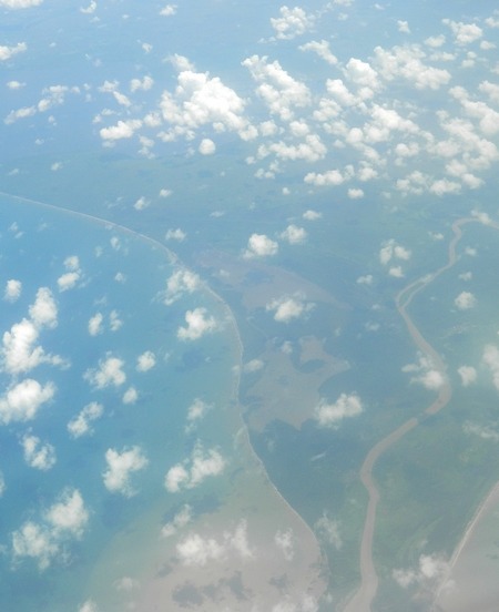 kiuis:  kiuis-blog: airplane shots  the noteswhhhat 