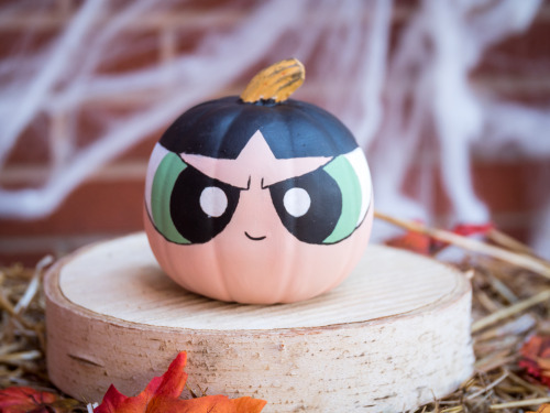Have a safe and spooooooky Halloween (caw!) 