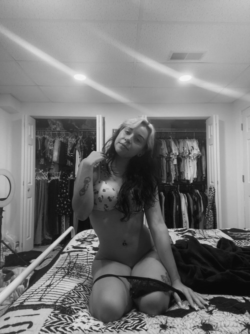 mooshtoosh:thought i’d drop in and say hi with a big post! ✌🏻