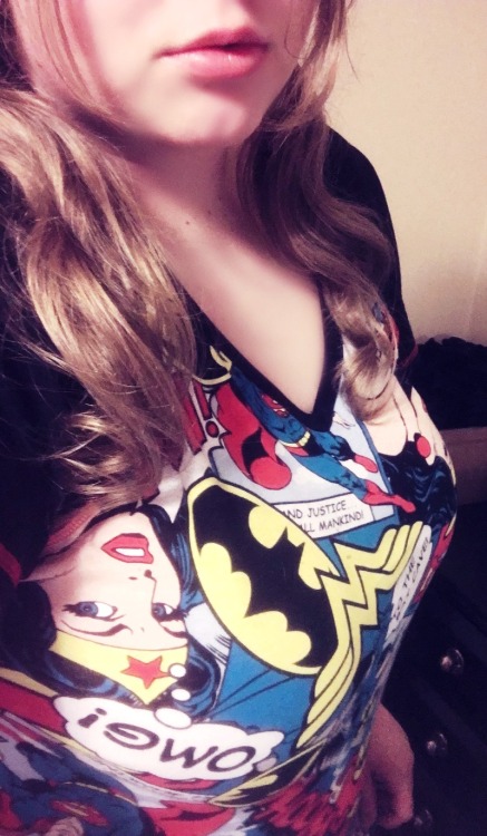 enrapture:  Bra-less pajama days are the best ♡