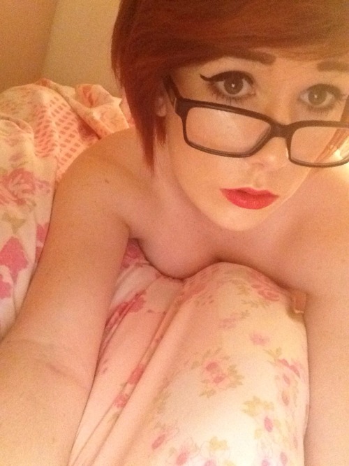 princesssugarbutt:  I ain’t hot enough for this shit   You are to hot and sexy … Red lips and glasses … Omg … Make more pics …