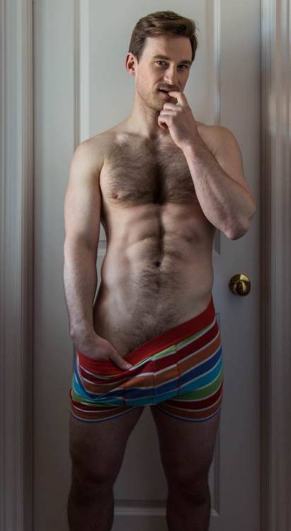 alanh-me:  61k+ follow all things gay, naturist and “eye catching”  