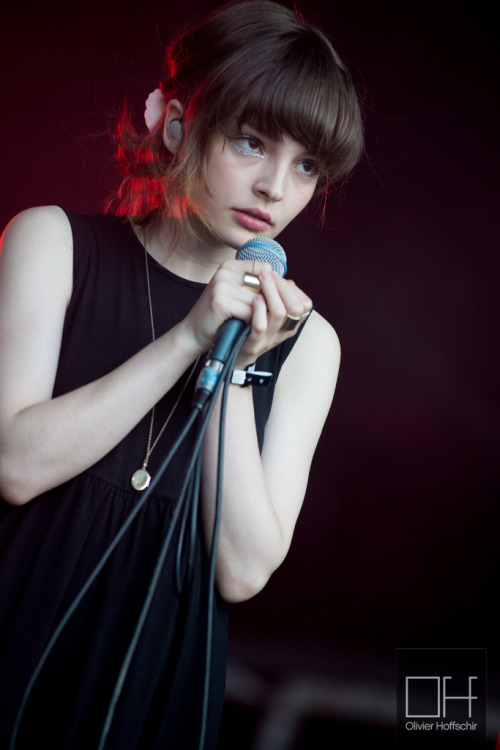 rhaennys-targaryen:  Chvrches - Les Eurockéennes - 2013 (by daidix)