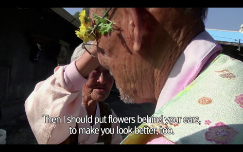 pwrowl: 님아, 그 강을 건너지 마오. (2014)These 100-year-old lovebirds (조병만 and 강계열) have been married for 76 y