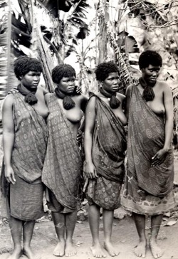 Swazi women.