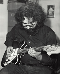 soundsof71:  Jerry Garcia at Scotty’s Music