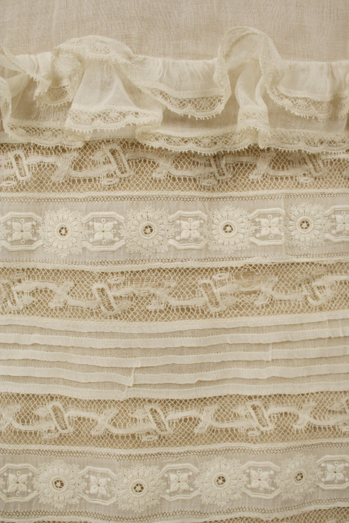 fashionsfromhistory: Up Close: Dress Late 1860s (MET)