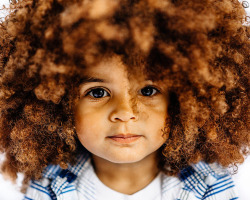 greenbrae:  for-redheads:  MC1R Project by Michelle Marshall  |  tumblr Documenting the incidence of the MC1R gene mutation, responsible for red hair and freckles, amongst black/mixed raced individuals. “i want to stir the perception that most of