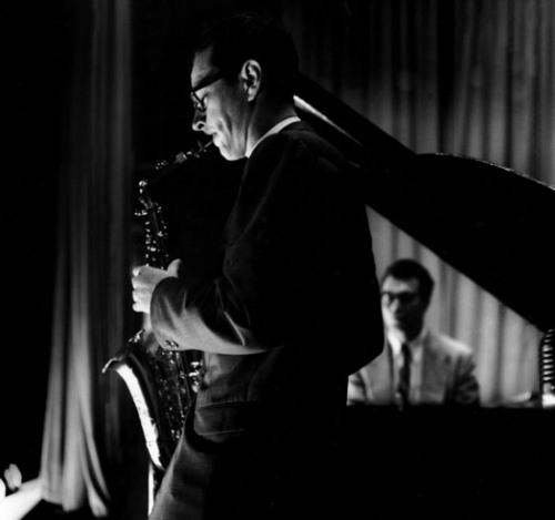 themaninthegreenshirt:Paul Desmond and Dave Brubeck