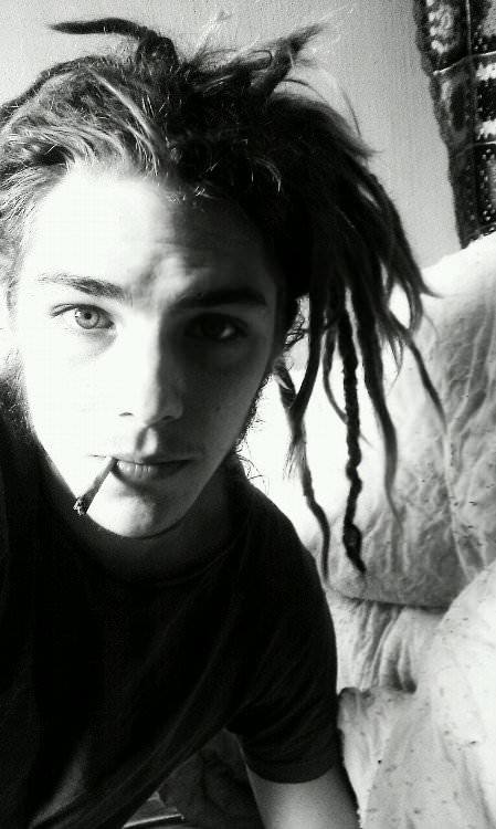 2sthboiz:  sexy str8 dreadz dude teaser 