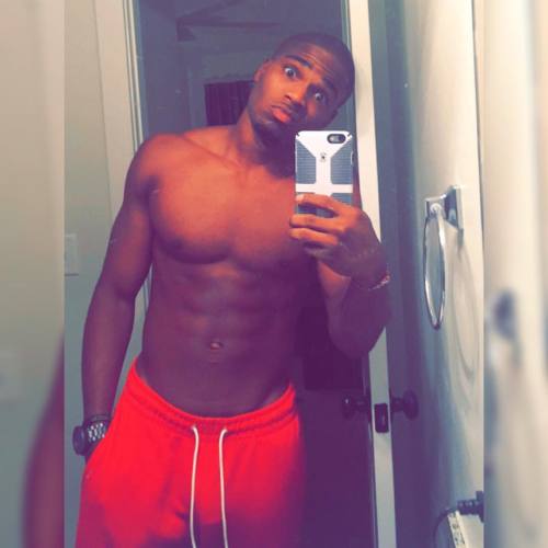 celebrity-eggplants:  Torian from the VH1 show ‘Twinning’ #VH1 #Twinning #PrintWatcher #PrintPatrol #Snapchat 