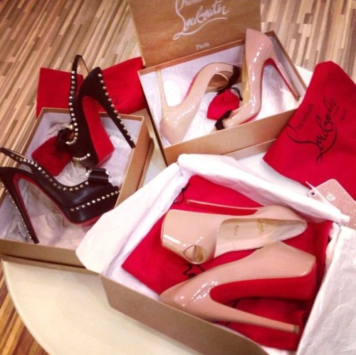 thedevilwearslouboutins: ✗♡✗♡
