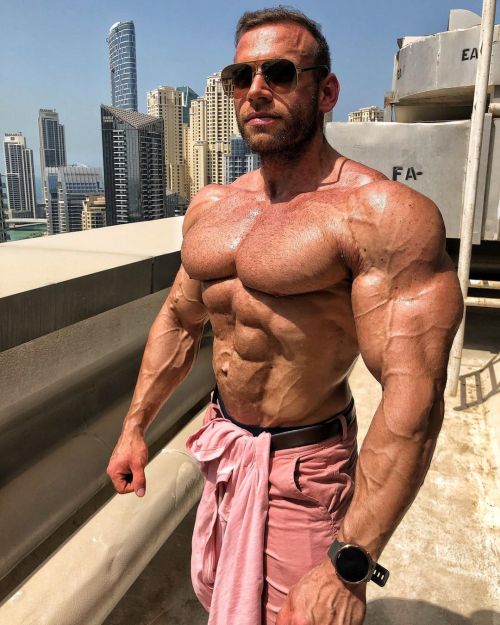 perfectmusclemen:Piotr Borecki Please repost