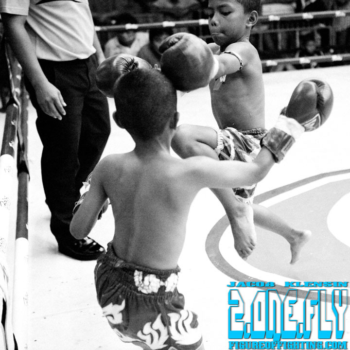 figureoffighting:  #muaythai #photoaday Flying knee from a young fighter at Suwit