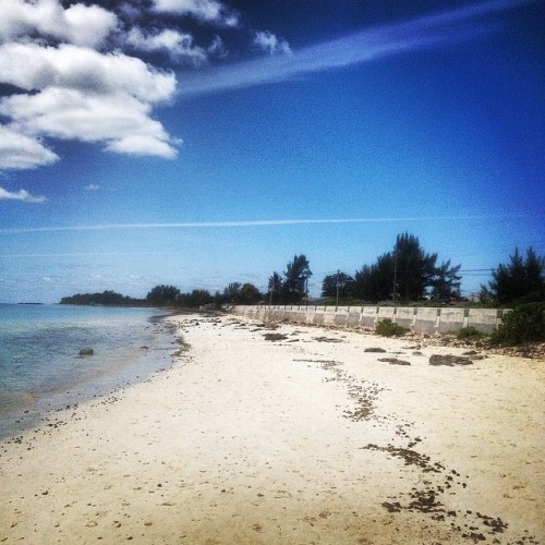 Never coming home. #vacation #bahamas #freeport #thegoodlife #fuckthecold #beach #sky #sand #beautiful