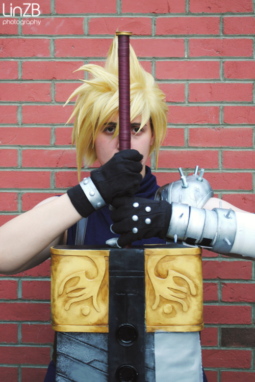 Cloud Strife (Katsucon 2014)Cloud | Photographer