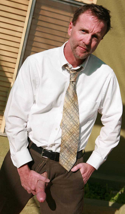 mydadisqueer: The well-known history teacher has experiences to share