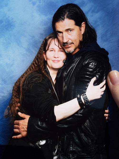 Here is me with the gorgeous Billy Wirth aka Dwayne from the lost boys