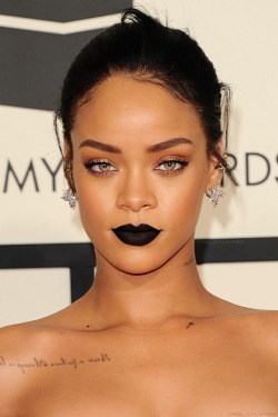 arielcalypso:  Rihanna at the 57th Grammy