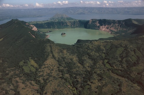 coolthingoftheday:The Philippine island of Luzon contains a lake that contains an island that contai