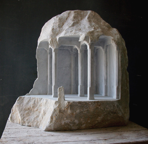 grande-spirito:Matthew Simmonds, an art historian and architectural stone carver based in Italy, has