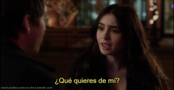 smile-more-and-cry-less:  smile-more-and-cry-less:Stuck in love. por qué te escapas:v 