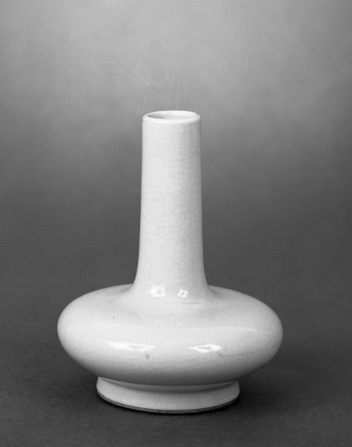 Small Bottle Shaped Vase, 18th century, Brooklyn Museum: Asian ArtSize: 4 1/16 x 3 3/8 in. (10.3 x 8