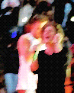 ohstylesno:   Harry missing his end note on Moments because of illness. 