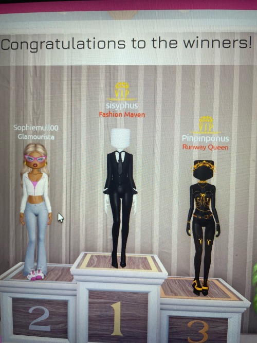 Dress To Impress Featuring Ellen, Ted And AM.
