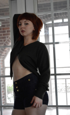 August Siren from mygirlfund showing off in short shorts and a sweater. Chat with this sexy redhead live at mygirlfund.com
