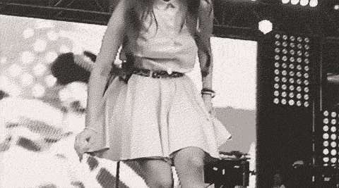 collapsed:  i loev her sm shes perf