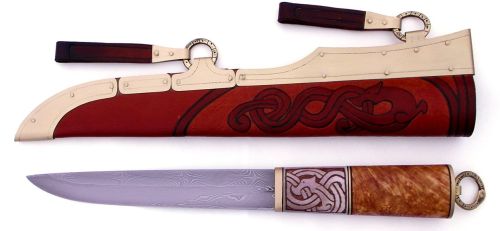 art-of-swords:Handmade Knives - Vakipuukko IVMaker: Jarkko NiskanenThe seax made in the Viking age s