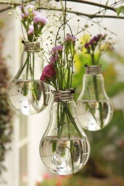 itslittlelaura:  easyandcreative:  Recycling light bulbs. One of the best and original ways!  These are so pretty! I wanna try to make these at some point!