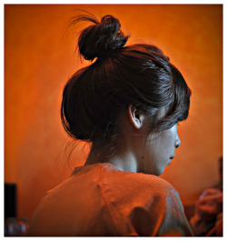 noipictures:   				A Vietnamese girl sitting