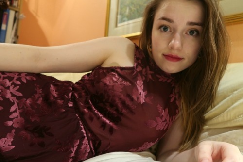 justcutepicsofme: Happy New Year, everybody! This year my resolution is to give more compliments and