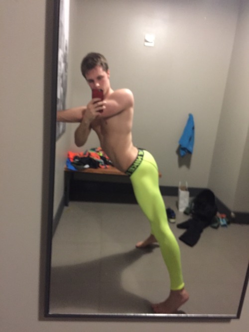 m3nintights: meinlycra: pleasetrysomethingelse: I should have bought these tights Hot Ooooo yes you 