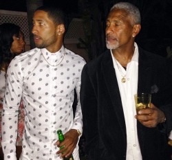 frenchinhalechanelxoxo:  pyscho-mami:  kingofhispaniola:  coalgxld:  jjsinterlude:  rusran:Generational Perfection  How you &amp; yo daddy fine  I think this every time I see this pic  Black dont crack  Wowswwwww  Family greatness