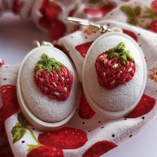 Strawberries and cream embroideryカラードレス 大阪サイト www ...