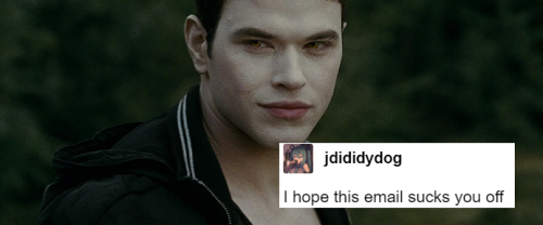 haletwinsstan:twilight + textposts: twilight characters as the ‘i hope this email finds you&rs