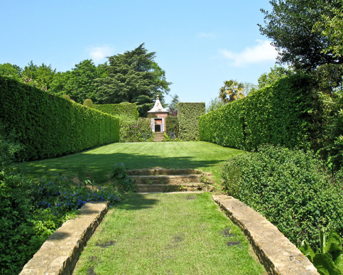 nordicsublime:Hidcote_Manor_Garden - Wikimedia Commons