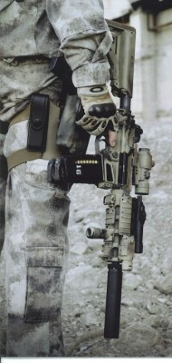 Dirty-Gunz:  Looks Airsoft From The Clean Pants And Lack Of Wear On The “New Tech”
