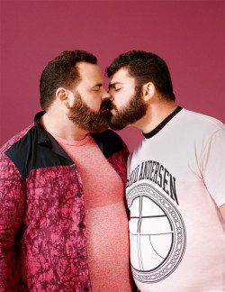 inkedfatboy:  Great kiss pic!