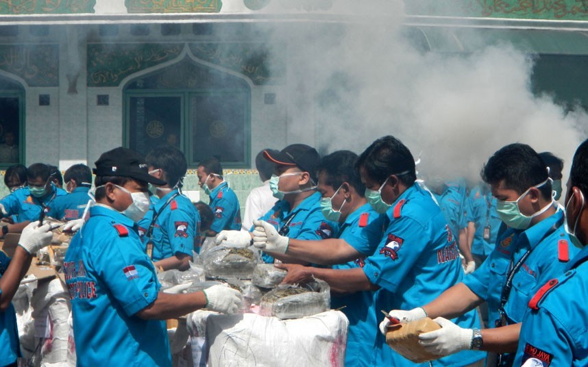 But they didn’t inhale (Indonesian narcotics police destroy 1.4 tons of marijuana